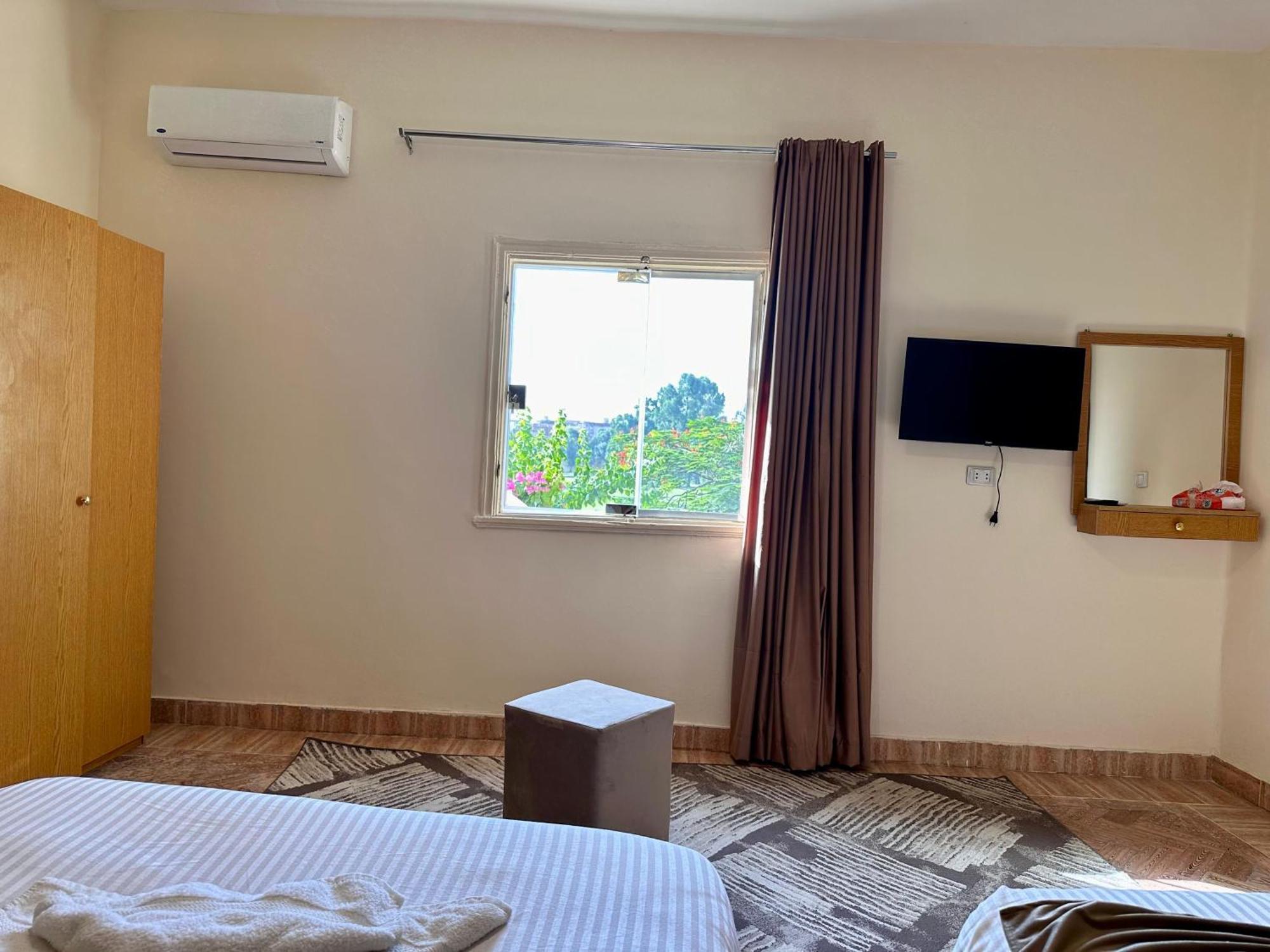 Отель Golf Pyramids View Kafrat al Jabal Экстерьер фото